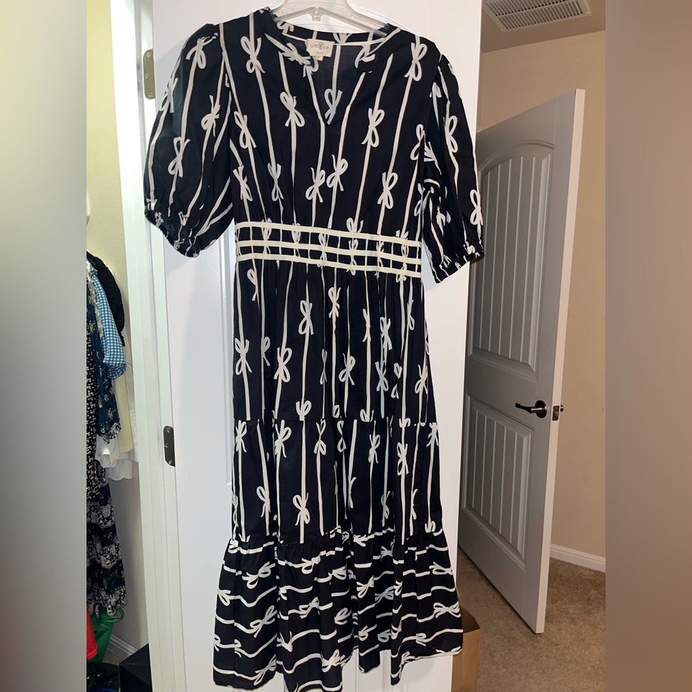 Umgee Black and White Bow Pattern Dress